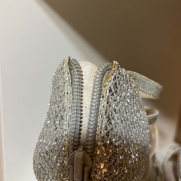 Shiny silver platform heels - Picture 13 of 13